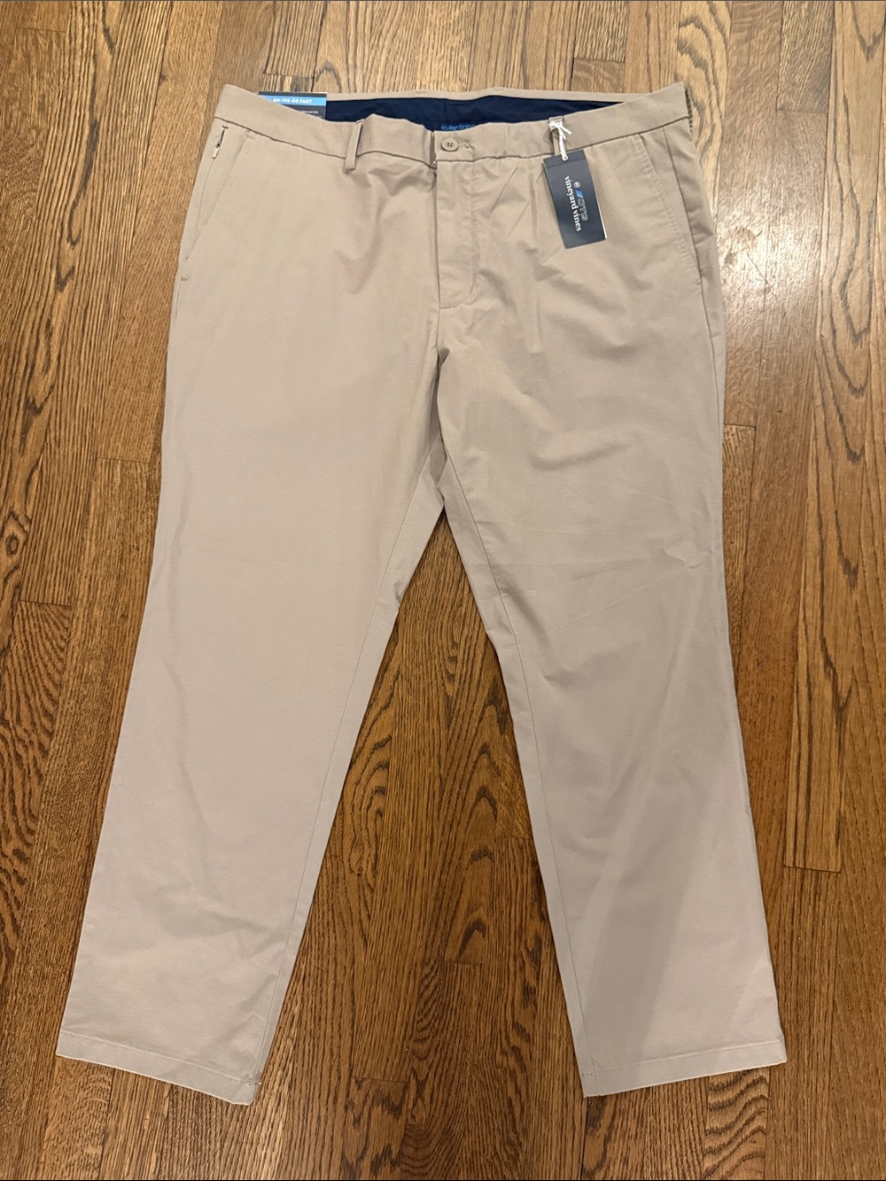 Vineyard Vines On-The-Go Pants 40 x 30. NWT